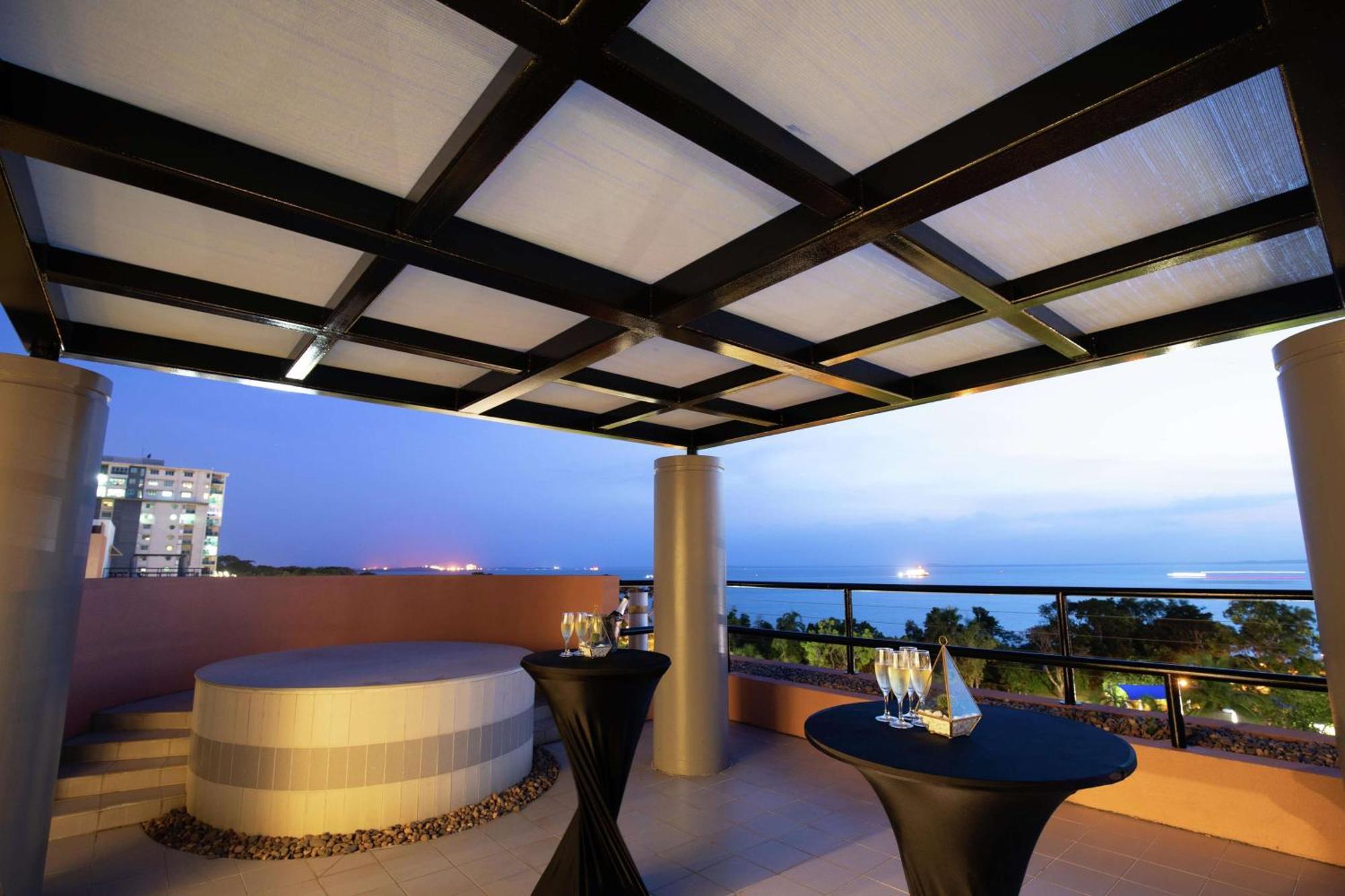 Hotel Doubletree By Hilton Esplanade Darwin Exterior foto